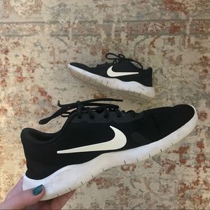Nike flex sneakers